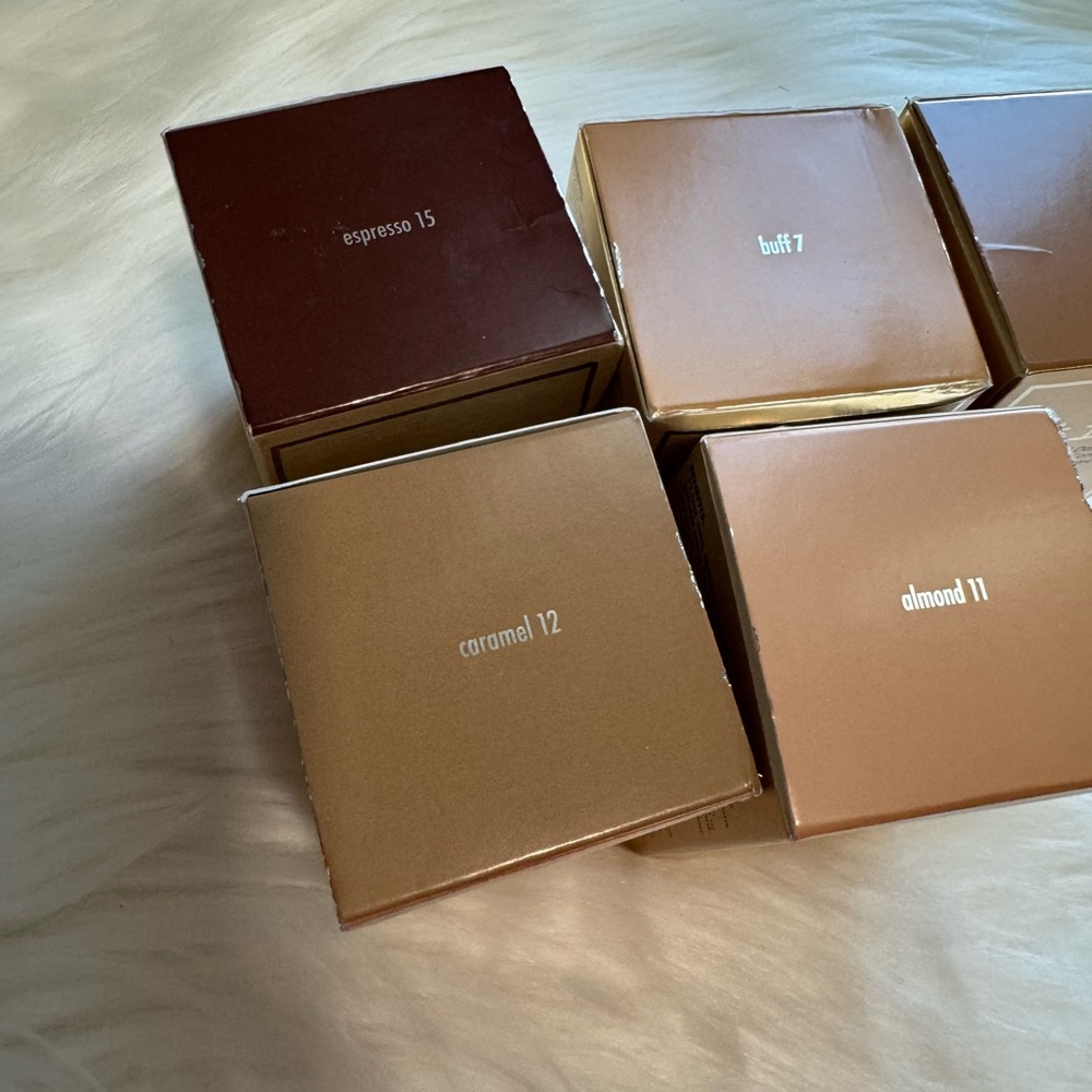 Stila Foundation & Concealer Collection - Picture 2 of 3